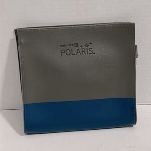 [UNITED AIRLINES] [UA] first Class Amenity